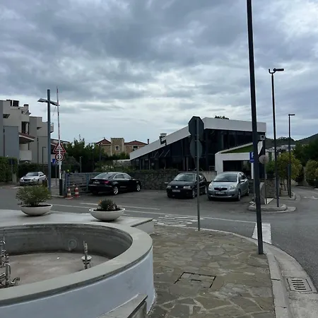 Luxury Surrounded By Nature Тирана