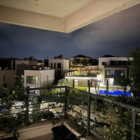 Apartment Luxury Surrounded By Nature