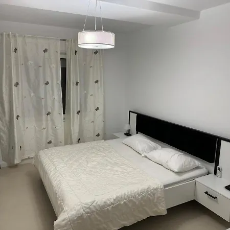 Luxury Surrounded By Nature Apartman Tirana